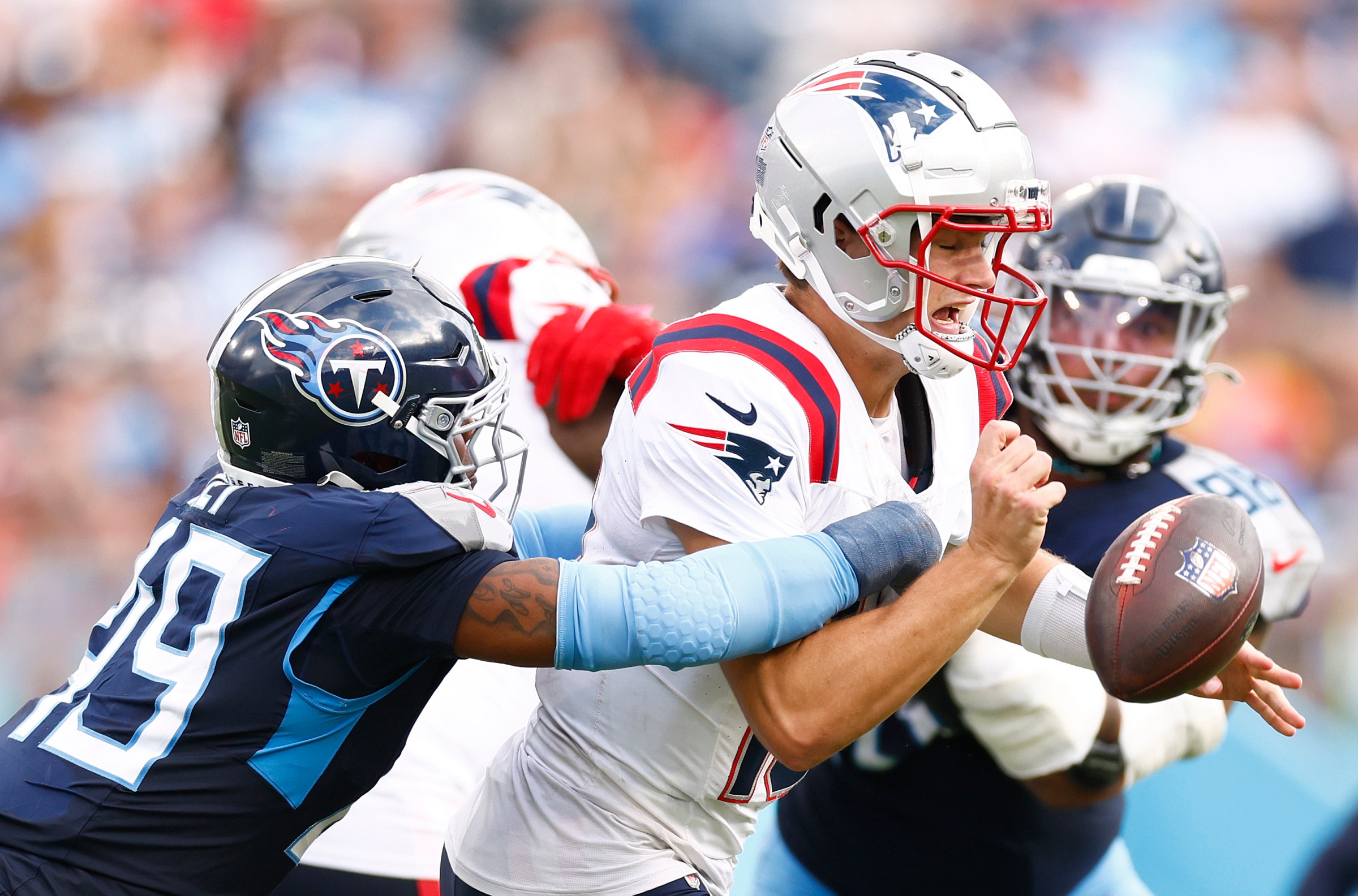 NFL trade deadline rumors: Titans receiving calls on Arden Key and Sebastian Joseph-Day