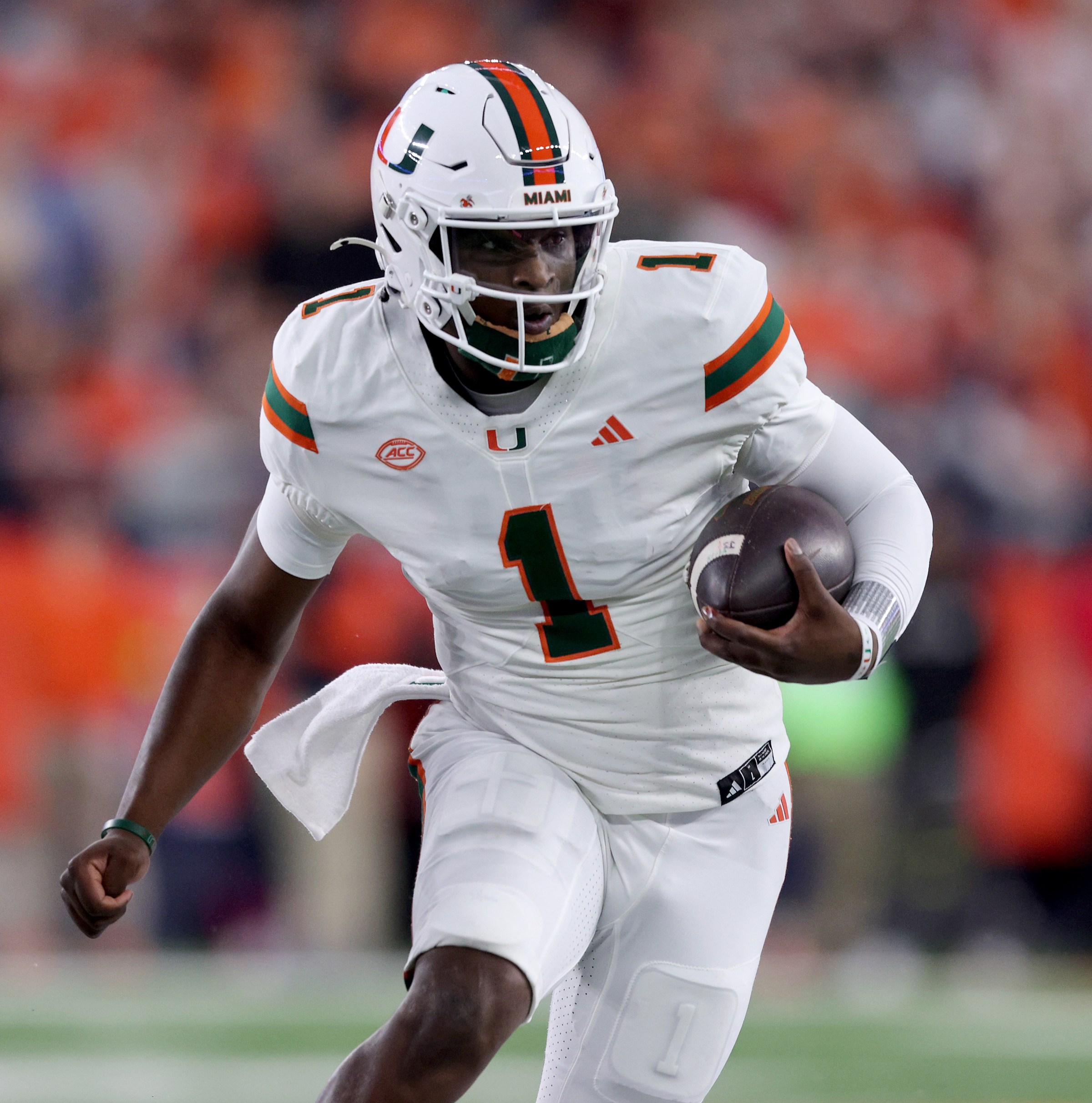 Titans DB Quandre Diggs endorses QB Cam Ward at No. 1 overall