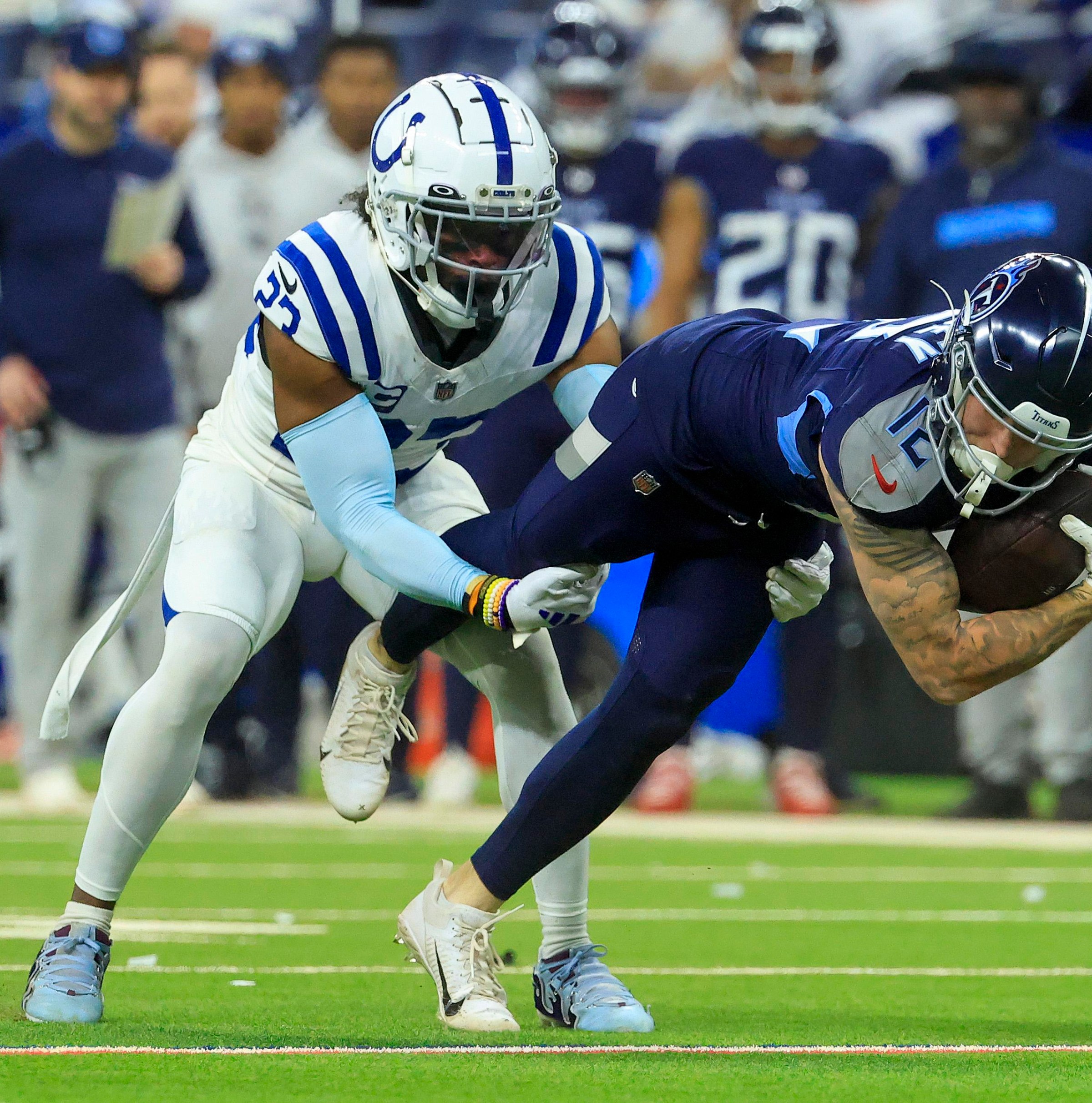 Should the Tennessee Titans sign DB Kenny Moore II?