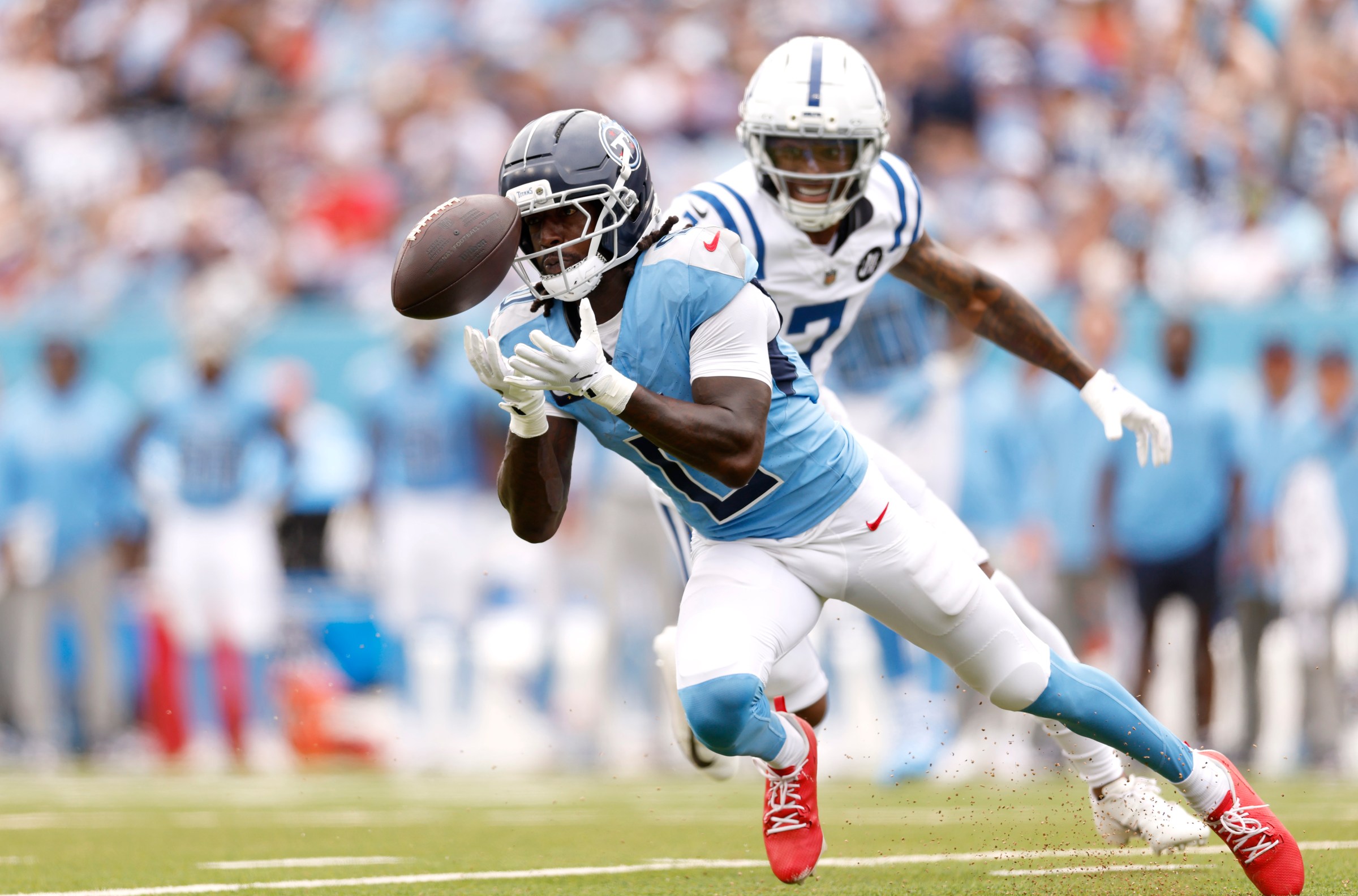 Titans missing two starters at  Wednesday practice