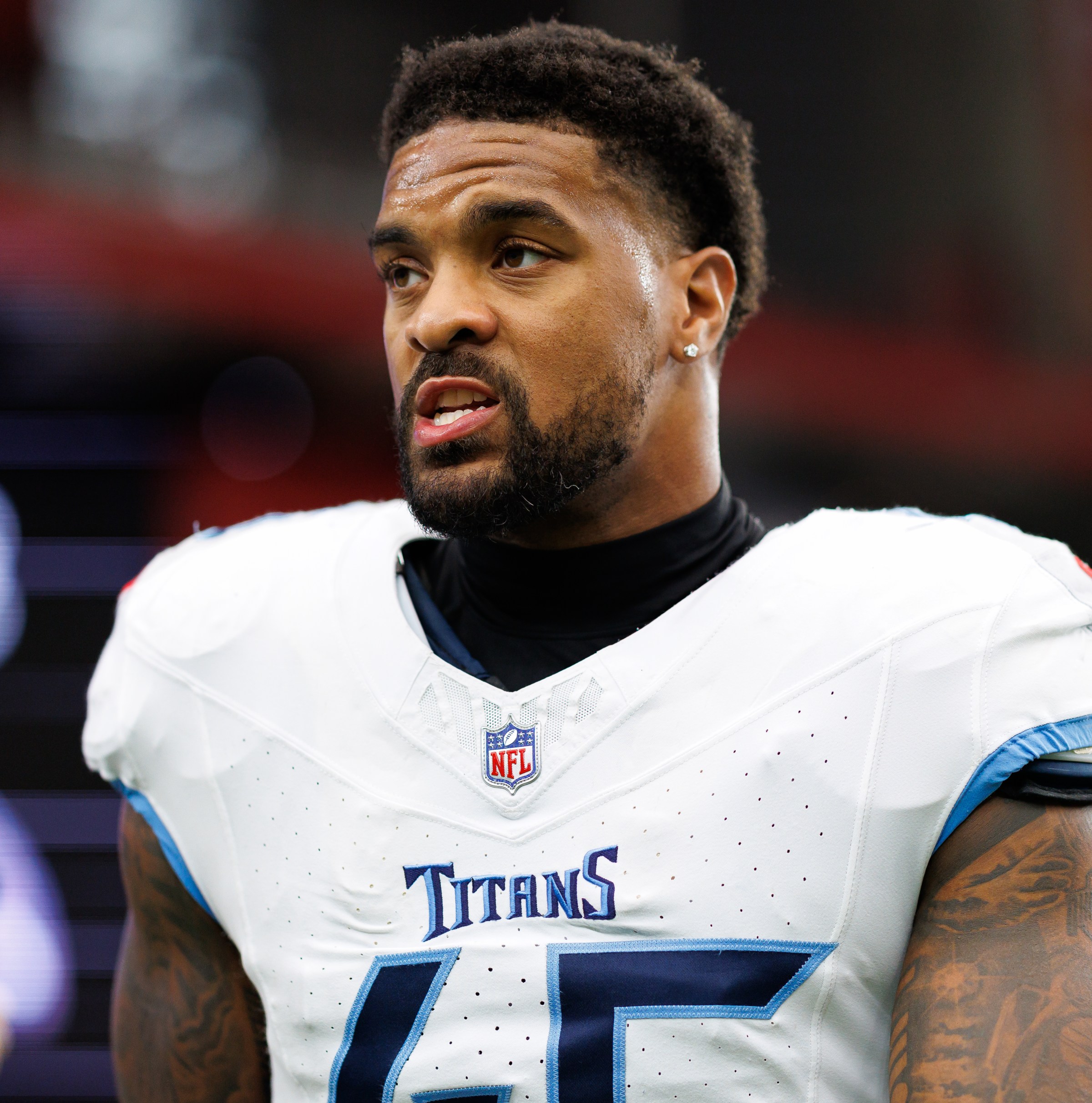 Should the Titans keep Dre’Mont Jones instead of trading him?
