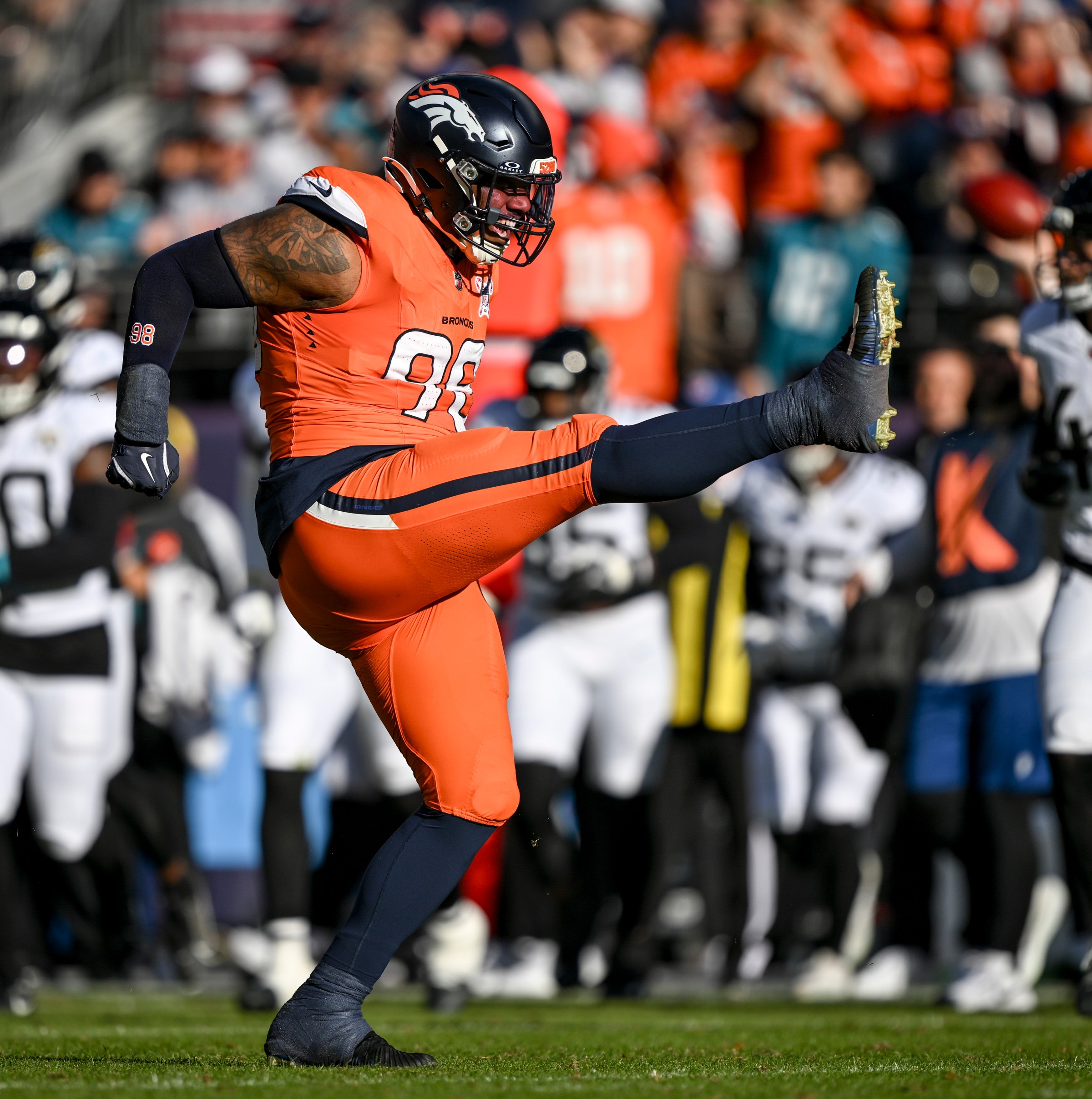 Titans sign John Franklin-Myers