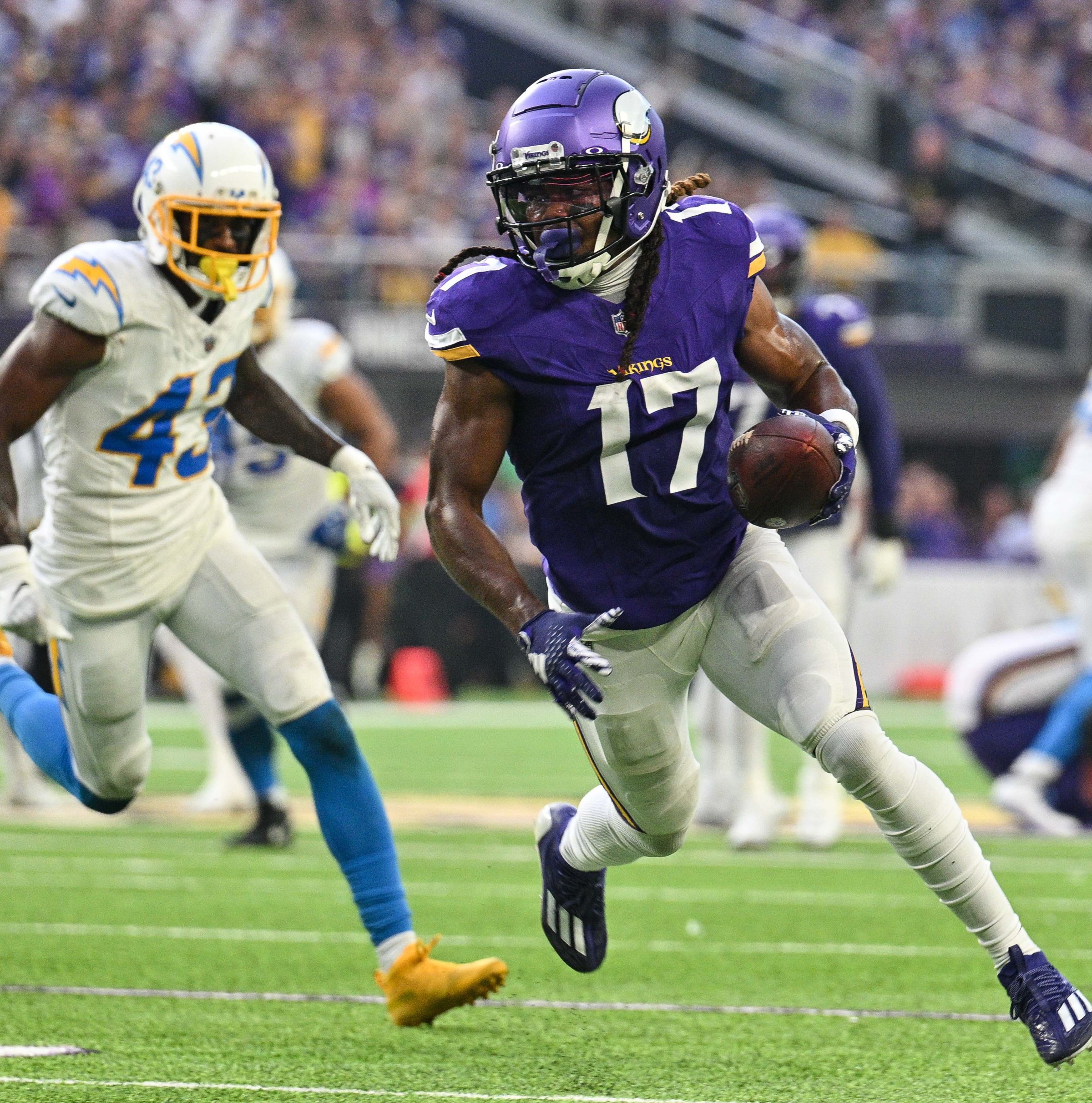 Titans sign K.J. Osborn