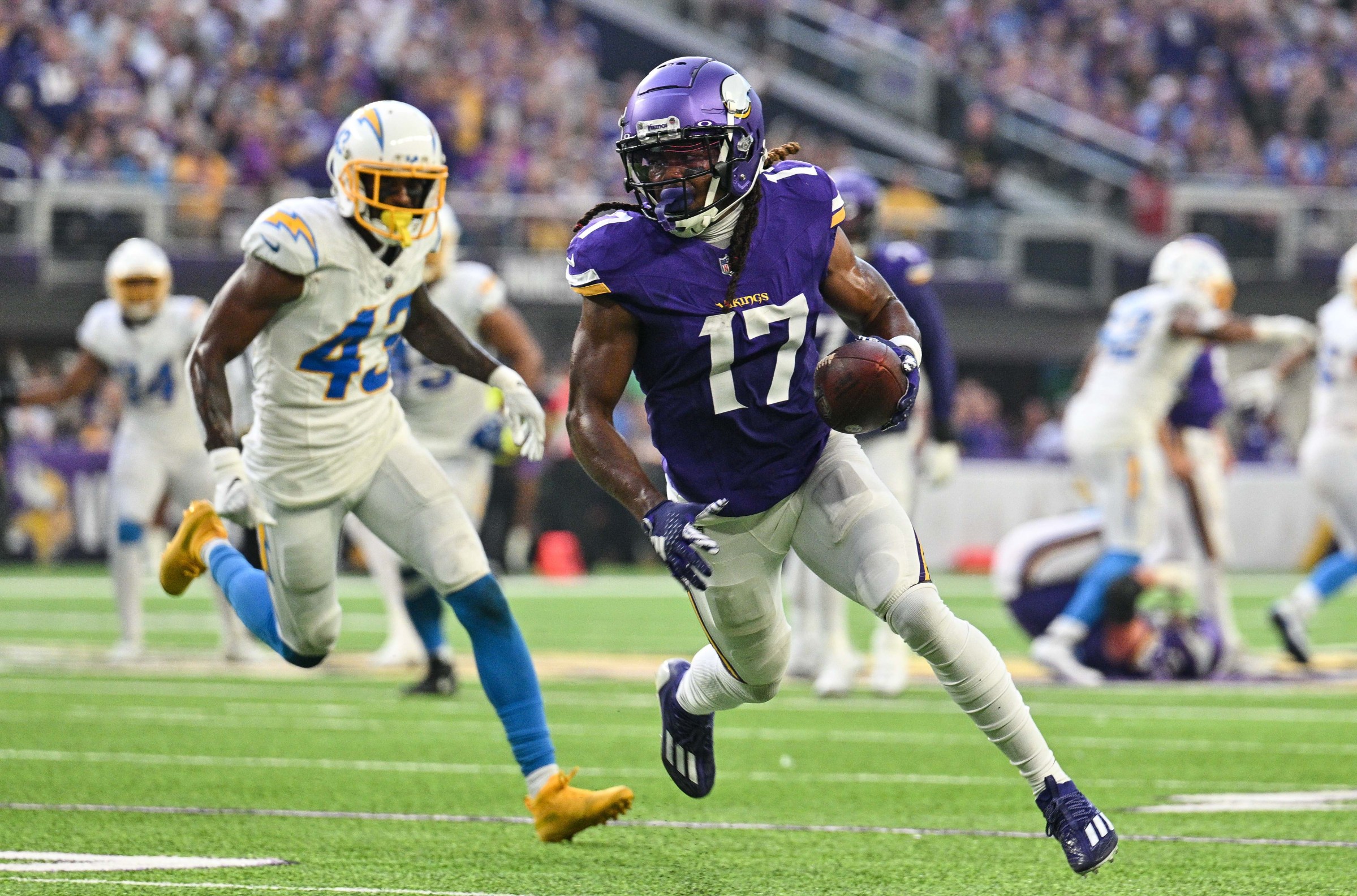 Titans sign K.J. Osborn