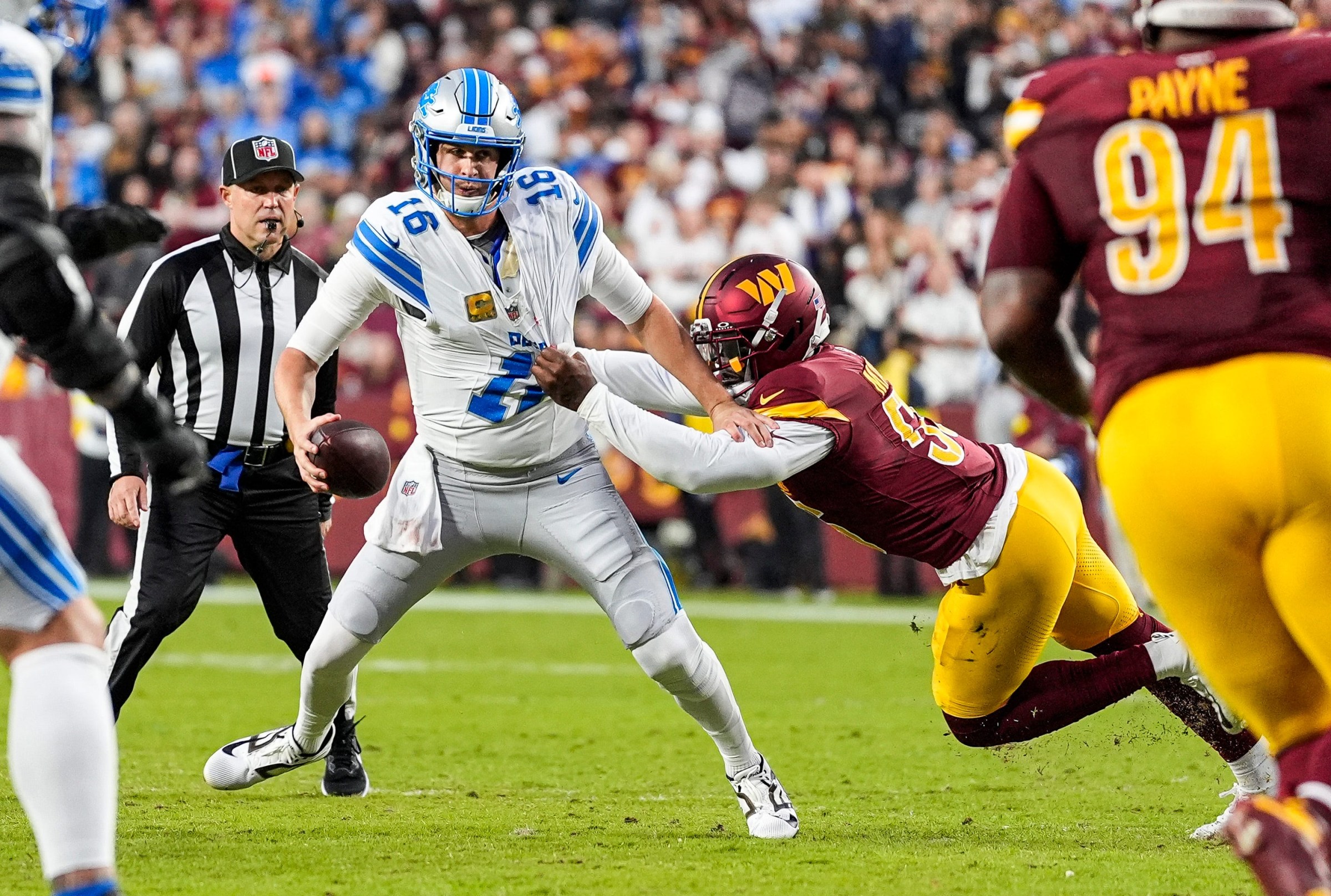 Titans sign EDGE Jacob Martin