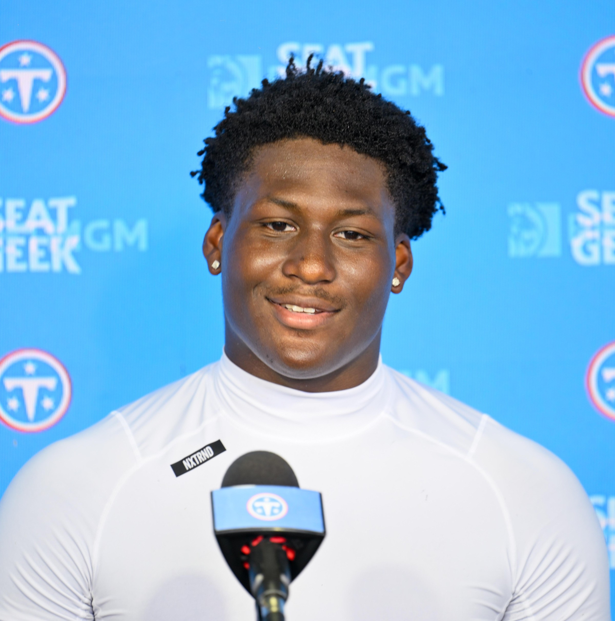 Titans must start Cedric Gray, Anthony Hill at LB in Week 2